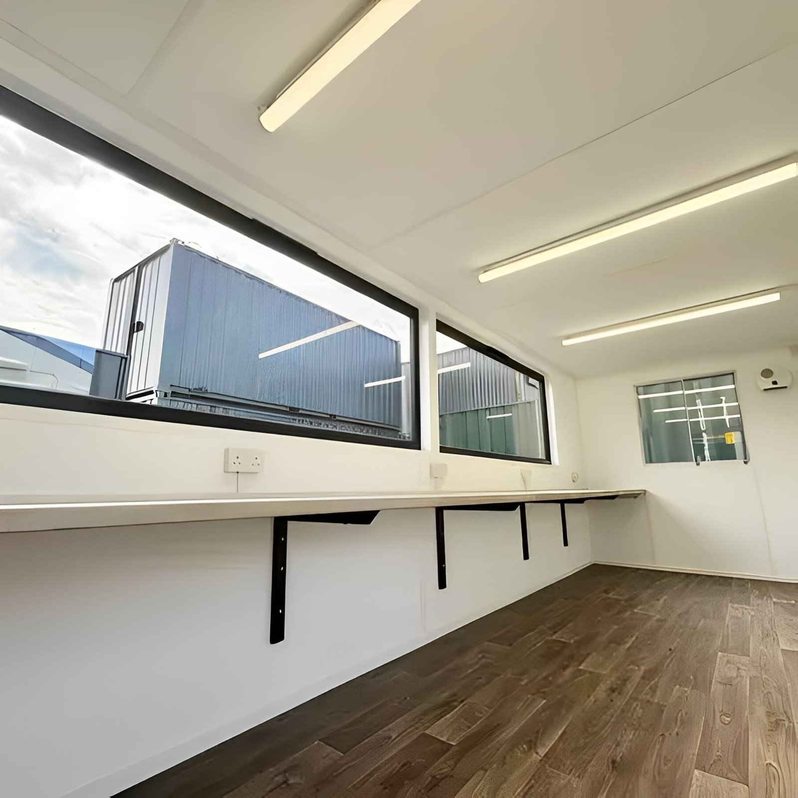 21 x8ft custom cabin office canteen picture windows portable building 13 1.jpg